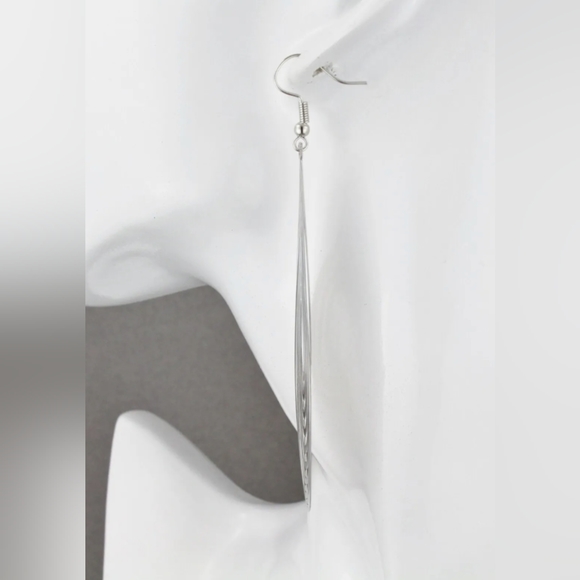 Teardrop Shape Laser Cut Silver Tone Filigree Geometric Drop Dangle Earrings - Picture 3 of 10